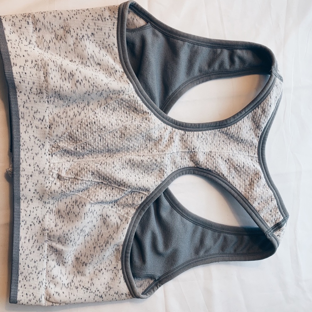 Zipper sports bra - Picture 2 of 3